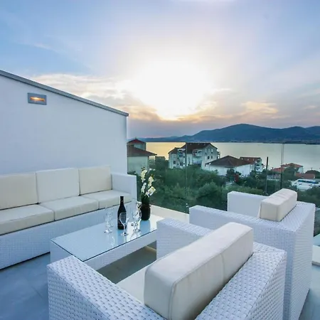 Sea Note With Pool * Trogir