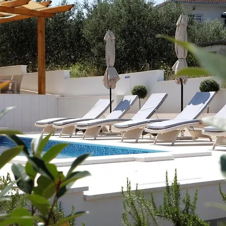Sea Note With Pool Lägenhet