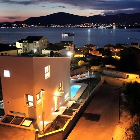 Sea Note With Pool